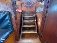 Tàu kéo lưới để bán