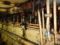 Tàu kéo lưới để bán