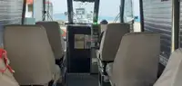 Tàu chở thủy thủ đoàn để bán