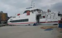 Tàu chở khách để bán