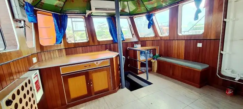 Tàu kéo để bán