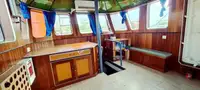 Tàu kéo để bán