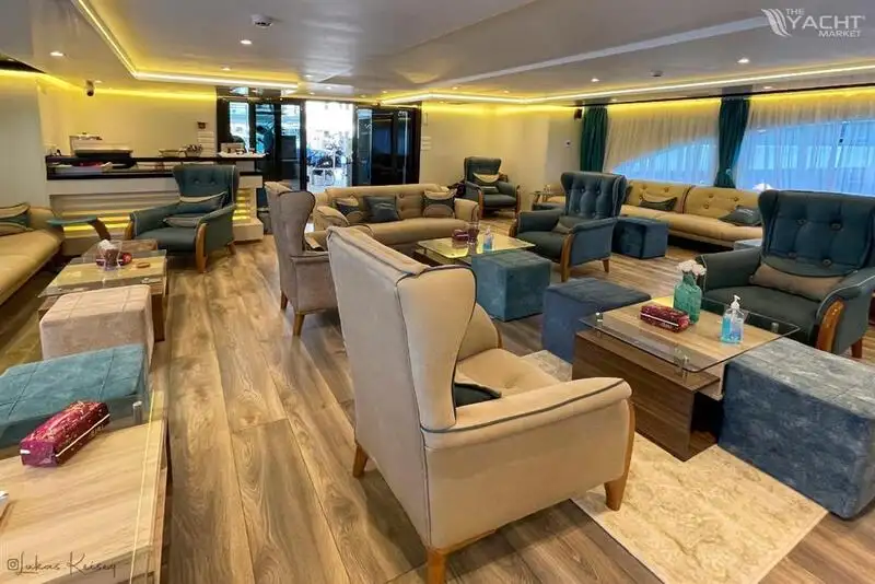 Tàu hỗ trợ lặn để bán