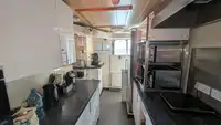 Tàu khảo sát để bán