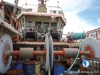Tàu kéo lưới để bán