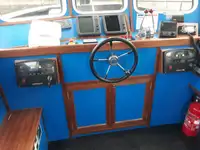 Tàu kéo để bán