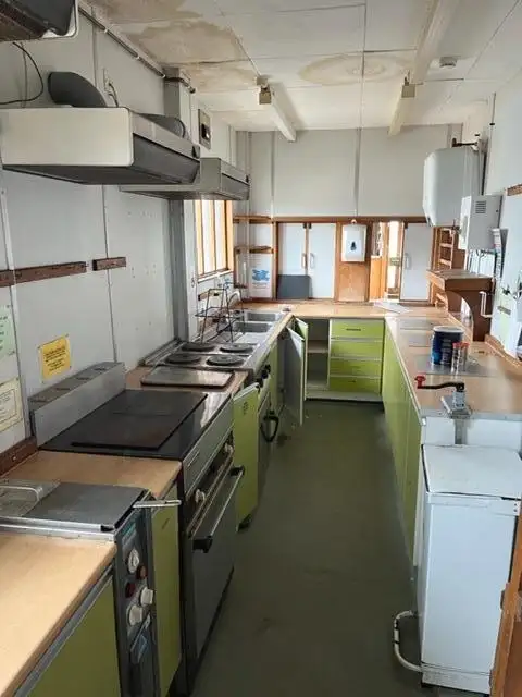 Sà lan chở người để bán
