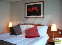 Tàu du lịch để bán