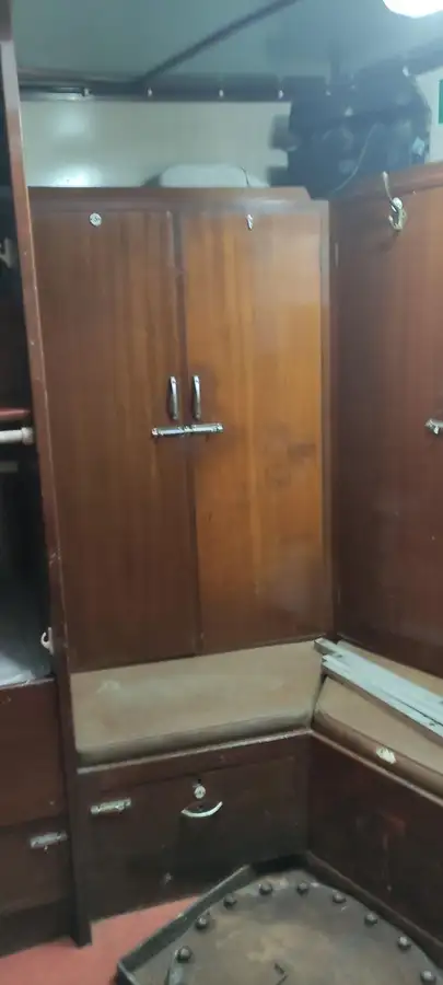 Tàu kéo để bán