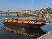 Tàu làm việc để bán