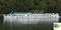 Tàu du lịch để bán