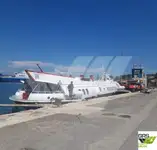 Tàu chở khách để bán