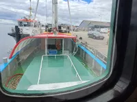Tàu đánh cá để bán