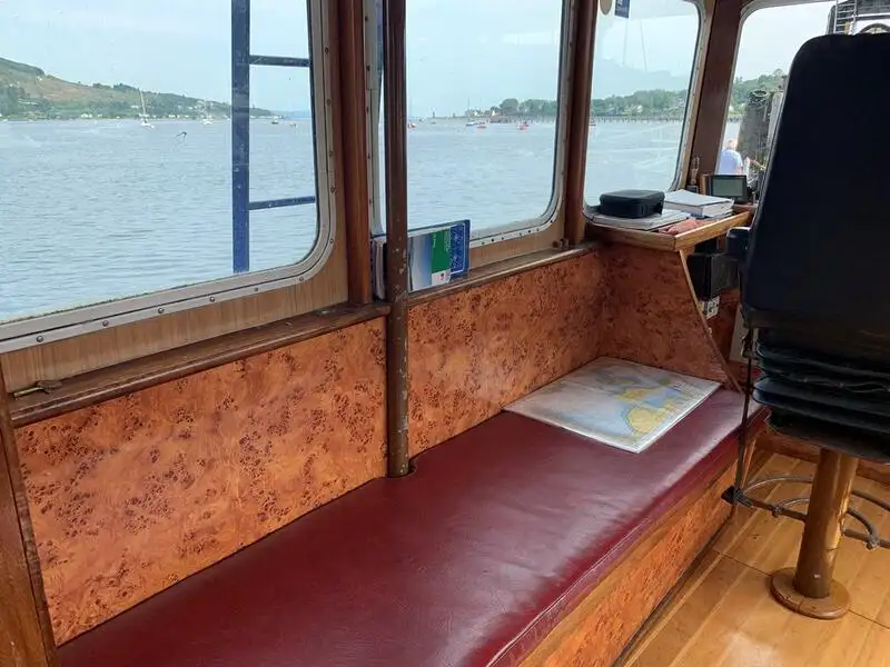 Tàu dẫn đường để bán