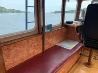 Tàu dẫn đường để bán
