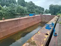 Sà lan để bán