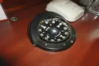 Tàu dẫn đường để bán