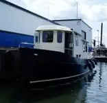 Tàu kéo lưới để bán
