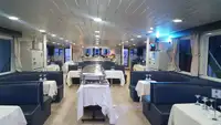 Tàu hai thân để bán