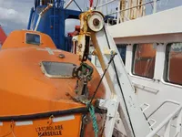 Tàu nghiên cứu để bán
