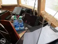 Tàu kéo lưới để bán