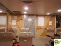 Tàu chở khách và hàng hóa để bán