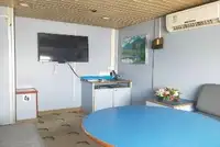 Tàu du lịch để bán