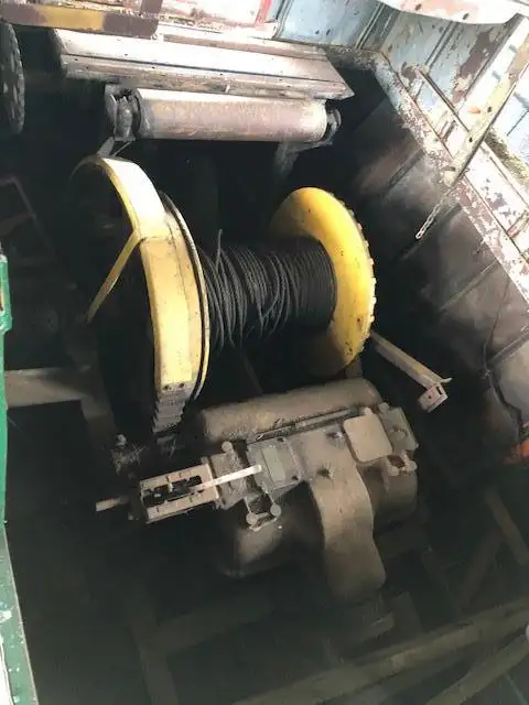 Tàu kéo để bán