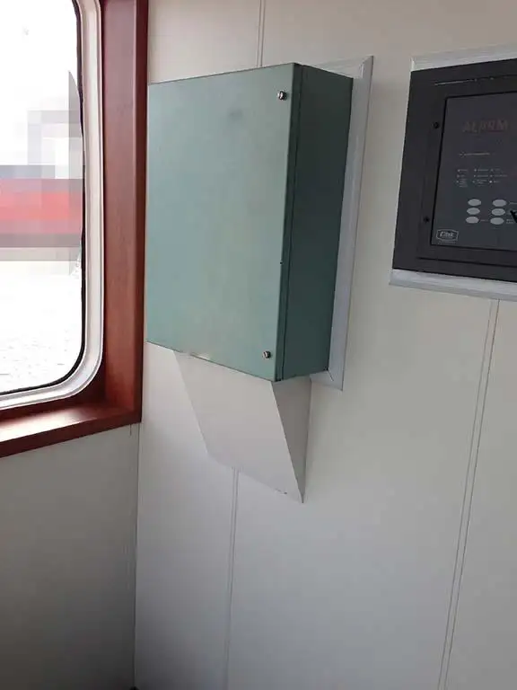Tàu kéo để bán