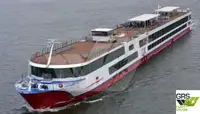 Tàu du lịch để bán