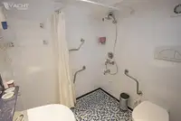 Tàu du lịch để bán