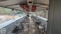 Tàu du lịch để bán