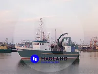 Tàu kéo lưới để bán