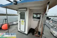 Tàu làm việc để bán