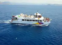 Tàu chở khách rao bán