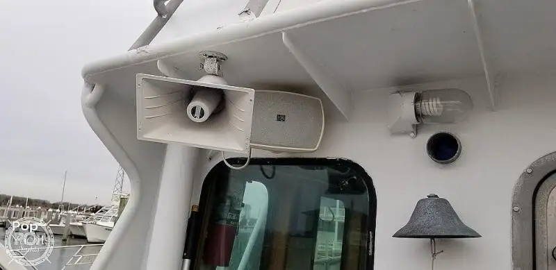 Tàu kéo lưới để bán