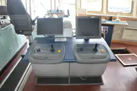 Tàu kéo để bán