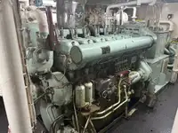 Tàu kéo lưới để bán
