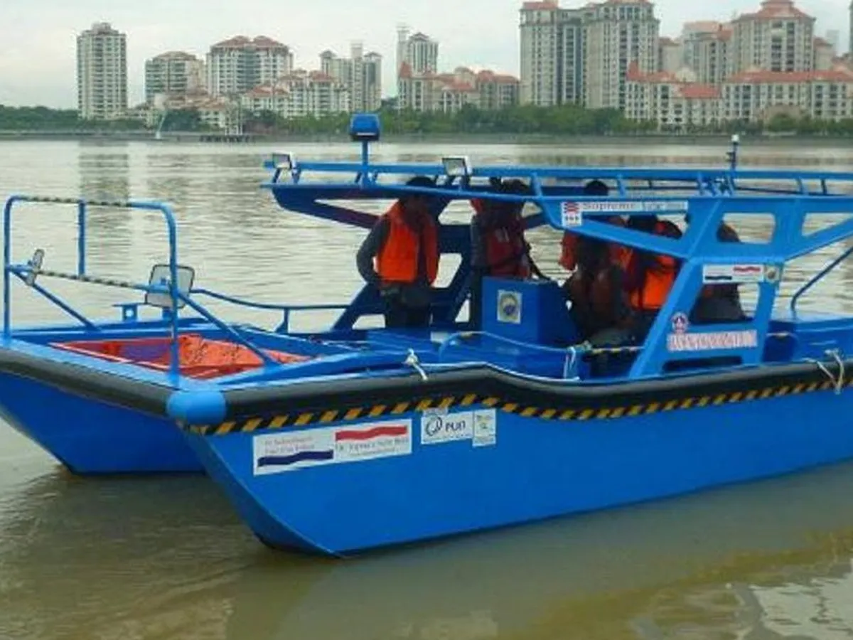 Tàu làm việc để bán