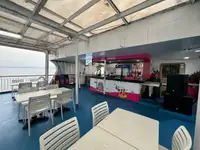 Tàu du lịch để bán