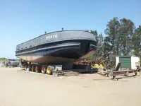 Tàu kéo để bán