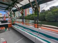 Tàu du lịch để bán