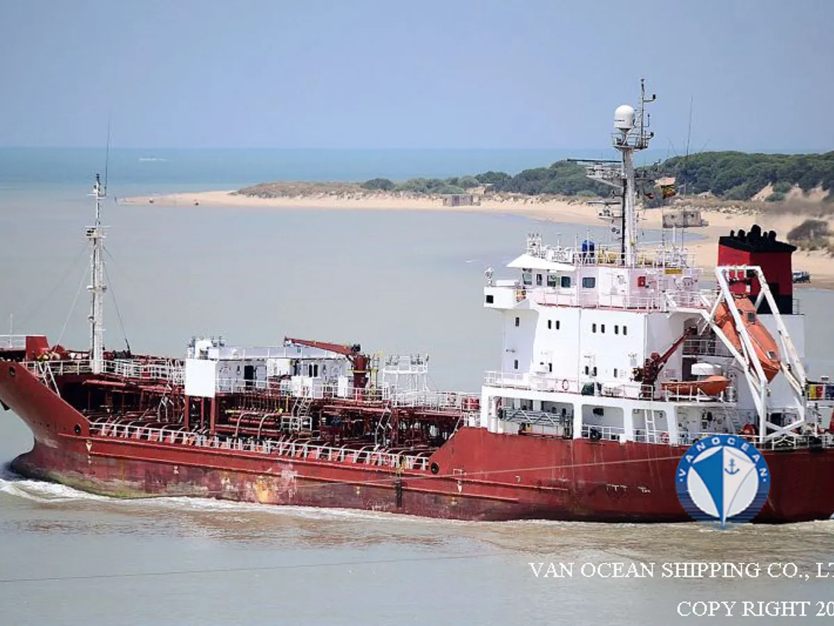 Tàu chở dầu/hóa chất để bán