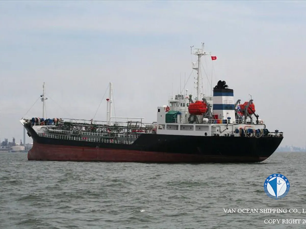 Tàu chở dầu/hóa chất để bán
