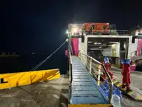 Tàu du lịch để bán