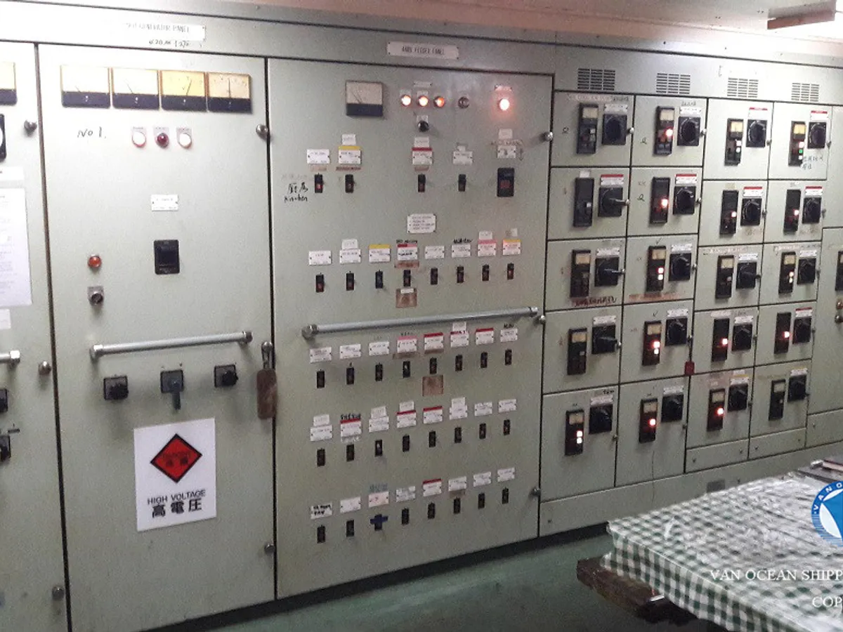 Tàu chở dầu/hóa chất để bán