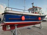 Tàu đánh cá để bán