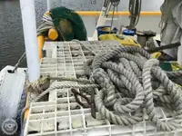 Tàu kéo lưới để bán