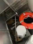 Tàu cứu hộ để bán