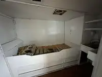 Tàu kéo lưới để bán